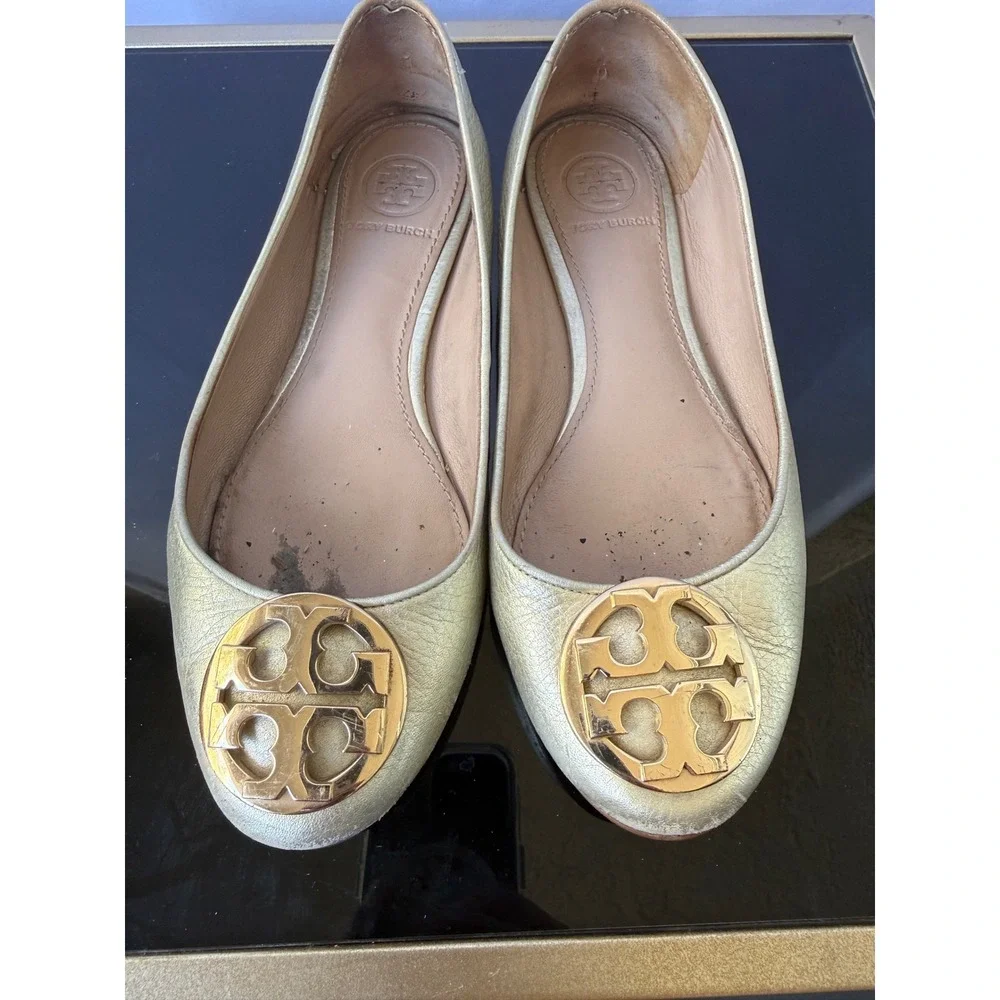 Tory Burch Reva Gold Metallic Pebbled Leather Ballet‎ Flats Logo Medallion 4.5